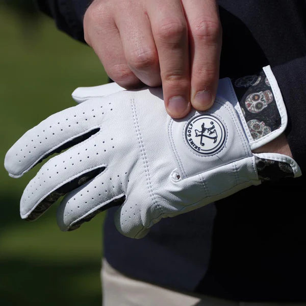 Discover the Distinctive Difference: Leather Golf Gloves vs. Synthetic