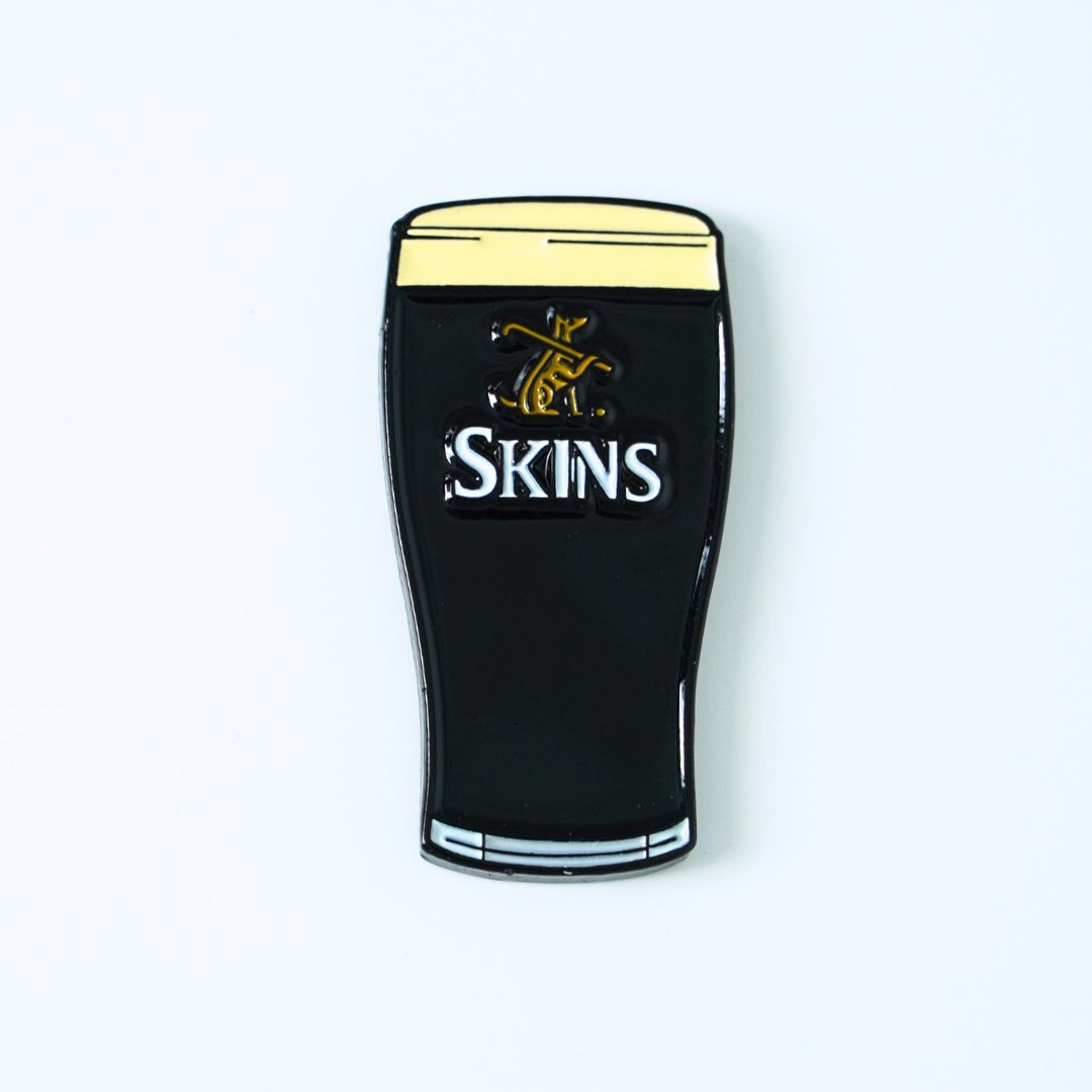 Cool golf ball marker with beer design