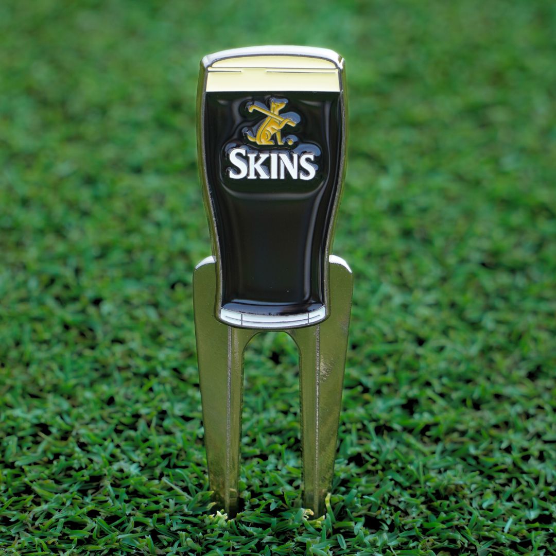 divot tool with stout design
